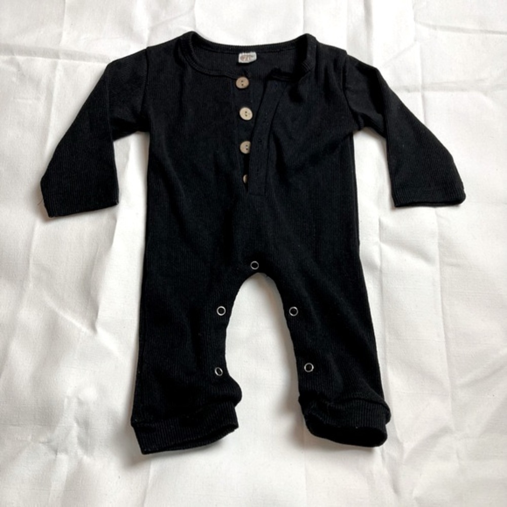 Black Onesie for 0-3 Months - Picture 1 of 4